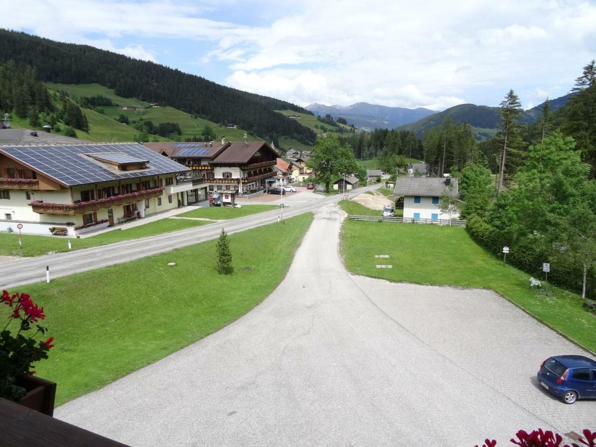 Steinerhof Hotel Braies  Exterior photo